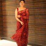 Pujitha Devaraj Instagram - ✨ Saree @varshamaran_official Shot by @gett_o_ Earings @made_for_hers Hair @meghna_makeoverartistry #redsaree #simple #instafashion #designersaree #smiles #eyesonyou #blousedesigns #sareedesigns #blousefashion