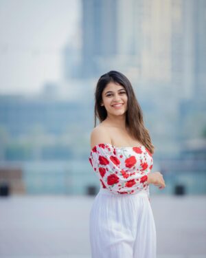 Pujitha Devaraj Instagram - ✨🤍
Thank you @avostudiodubai for the this quick shoot✨

#habibi #dubai #wings #visitdubai #view @wingsofmexico @visit.dubai @dubai.travelers