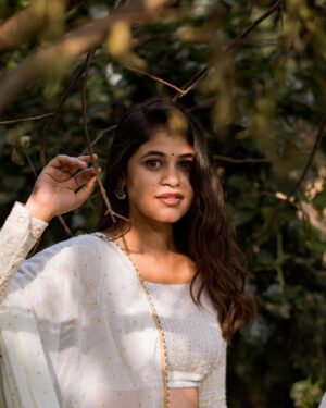 Pujitha Devaraj Instagram - Starting 2024 with serenity✨

also with my forever fav @madras_ponnu 💌

Outfit @shades_of_vp 
Hair @meghna_makeoverartistry 

#white #2024 #newyearsfirstpost #pujithadevaraju