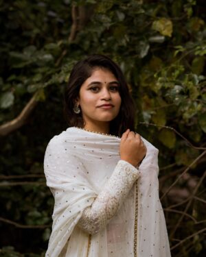 Pujitha Devaraj Instagram - Starting 2024 with serenity✨

also with my forever fav @madras_ponnu 💌

Outfit @shades_of_vp 
Hair @meghna_makeoverartistry 

#white #2024 #newyearsfirstpost #pujithadevaraju