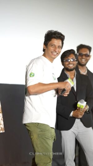 Pujitha Devaraj Instagram - 15 years of Siva Manasula Sakthi but this film and dialogues are still refreshing💕
Some unforgettable moments from the event✨
@actorjiiva @itsyuvan ❤️‍🔥

Shot @gett_o_ ✨
Edit @clipstitcher_ak ✨

#jiivaactor #tamilcinema #15years #rerelease #anchor #pujitha 

[ pujitha,tamil cinema,rom com,host,moments ]