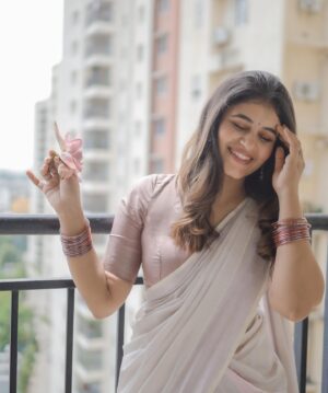 Pujitha Devaraj Instagram - Pon Onam Ashamsakal🌸

Lovely Lilac half saree @oshinanil 
Drape & Hair @_stylenart_ 
Shot by @thatmadraskaran 

#onam2023 #onam #instaphoto #malayalam