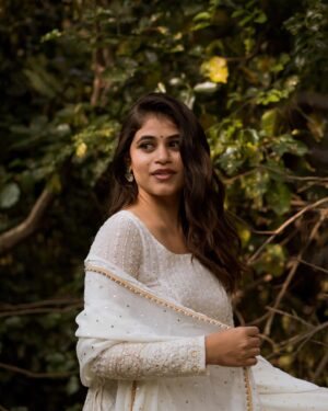 Pujitha Devaraj Instagram - Starting 2024 with serenity✨

also with my forever fav @madras_ponnu 💌

Outfit @shades_of_vp 
Hair @meghna_makeoverartistry 

#white #2024 #newyearsfirstpost #pujithadevaraju
