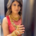 Pujitha Devaraj Instagram - When reel and bloopers are the same😄 Trying to match fafa with the jewellery💎 Gold/Diamond jewellery @vummidibangaru Shot by fav @__k_a_h_a_n_i__ ♥️ [ trending , viral reels , summer ] #aavesham #fafa #malayalamcinema
