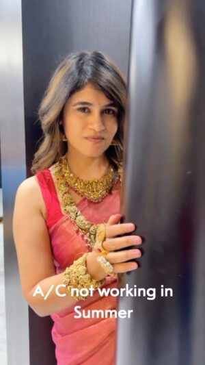 Pujitha Devaraj Instagram - When reel and bloopers are the same😄
Trying to match fafa with the jewellery💎

Gold/Diamond jewellery @vummidibangaru 
Shot by fav @__k_a_h_a_n_i__ ♥️

[ trending , viral reels , summer ]

#aavesham #fafa  #malayalamcinema