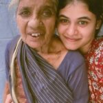 Pujitha Devaraj Instagram - என் சந்தனக் கின்னமும் அழகிய சுருக்கங்களும்👵🏻 Their buttery soft wrinkles give both love and sadness🥲 #irandukannam #granny #paatima #mylove