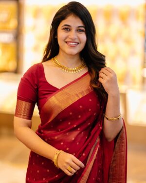 Pujitha Devaraj Instagram - That feminine urge to wear saree✨

Saree&Blouse @_fabern 
Shot by @qboidweddings 
Hair @bridescorner_artistry 
Neckpiece @bhima_nagercoil 

#sareelove #simple #pujithadevaraju