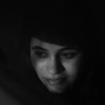 Pujitha Devaraj Instagram - மாலை பொழுதின் மயக்கம் சொல்வதென்ன ! @pujitha_devaraju 🖤. #Sony #35mm #language #blackandwhite #portrait #chennai
