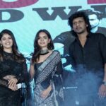 Pujitha Devaraj Instagram - Coincidentally we all twinned in Black🖤 Had a lovely time hosting for Fight Club First Single Release✨ @gsquadoffl @reel_good_films @lokesh.kanagaraj @solamedia_starz Shot&edited @thesavouriesshots Outfit @stitchhousesalem Hair @abi_makeup_artist #tamilcinema #lokeshkanagaraj #moviepromotions #emcee