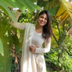 Pujitha Devaraj Instagram - Ena pa 10000 wala va … . . Wearing @shades_of_vp PC @_tarani_jk_ (when area kids become good photographers) #pujithadevaraju #diwali2023 #ootd