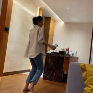 Pympan Chalayanacupt Instagram - ใช่ค่ะ คลิปถูกแอบถ่ายคืออิชั้นเอง กลับจากงานมาก็จะประมาณนี้ค่ะ
