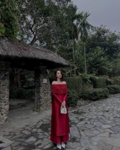 Quỳnh Lương Instagram - Chúc mừng năm mới cả nhà 🥰🥰🥰🥰