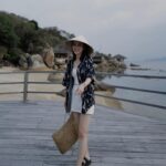 Quỳnh Lương Instagram - "Trong muôn vàn cách đối nhân xử thế, ta chọn cách nhìn thấu nhưng không vạch trần..."