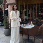 Quỳnh Lương Instagram - Em không tin tình yêu từ cái nhìn đầu tiên đâu, nên chắc chắn em phải gặp anh nhiều lần nữa 🥰🥰 @melanie.officialvn