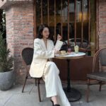 Quỳnh Lương Instagram - Em không tin tình yêu từ cái nhìn đầu tiên đâu, nên chắc chắn em phải gặp anh nhiều lần nữa 🥰🥰 @melanie.officialvn