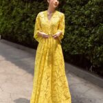Quỳnh Lương Instagram – Là con gái hãy sống như một đóa hoa, không vì ai mà nở rộ, cũng chẳng vì ai mà lụi tàn.
#MajeSS23 #MajeGirls #tamsonfashion