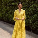 Quỳnh Lương Instagram – Là con gái hãy sống như một đóa hoa, không vì ai mà nở rộ, cũng chẳng vì ai mà lụi tàn.
#MajeSS23 #MajeGirls #tamsonfashion