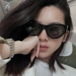 Quỳnh Lương Instagram - Thích cách mẹ gọi bố là "người yêu cũ" sau 28 năm tự 1 mình nuôi con. Thích cách mẹ gọi hỏi thăm bố mỗi lần bố đau ốm sau từng ấy năm bi thương của mẹ. Thích cách mẹ khuyên bảo mình bỏ qua quá khứ thiếu thốn tình cảm để chấp nhận 1 người bố không tốt. Thích cách mẹ dạy mình cách khoan dung, nhận ra lỗi sai của mình trong chuyện cũ"con ơi" Thích cách mẹ luôn sống vui vẻ trong sự miệt thị của người thân và xã hội ❤️❤️ Đôi khi cách chúng ta sống thật tốt, bao dung cũng là cách bảo vệ người thân của mình! Thế nên k ngừng hoàn thiện những cái thiếu sót của bản thân mình vì chẳng ai sinh ra là hoàn hảo không có vết cả ❤️❤️❤️❤️❤️❤️❤️❤️❤️❤️❤️❤️