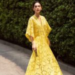 Quỳnh Lương Instagram – Là con gái hãy sống như một đóa hoa, không vì ai mà nở rộ, cũng chẳng vì ai mà lụi tàn.
#MajeSS23 #MajeGirls #tamsonfashion