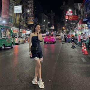 Quỳnh Lương Instagram - "Có những người không thuộc về bạn, nhưng gặp được nhau đã là may mắn lắm rồi..."