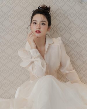 Quỳnh Lương Instagram - Cứ dịu dàng thì sẽ được anh thương, mà em đâu cần a thương 🤭🤭🤭