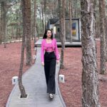Quỳnh Lương Instagram – Nếu anh không nhận ra được sự thông minh, xinh đẹp, giỏi kiếm tiền thì tránh ra, sẽ có người đóng vai nam thần với Vy ngay 😌😌😌- Vy said