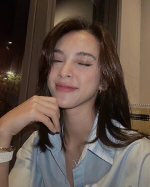 Quỳnh Lương Instagram - Đang ước mình xinh gái mà soi gương xong thấy phí mất 1 điều ước luôn 😒😒😒 
366d