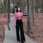 Quỳnh Lương Instagram – Nếu anh không nhận ra được sự thông minh, xinh đẹp, giỏi kiếm tiền thì tránh ra, sẽ có người đóng vai nam thần với Vy ngay 😌😌😌- Vy said