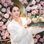Quỳnh Lương Instagram – Trải nghiệm vô cùng thú vị của Quỳnh khi tham gia sự kiện ra mắt dòng Kem dưỡng chống lão hóa và làm trắng Dior Prestige Lumiere là rất rất tuyệt vời, Quỳnh muốn share ngay với mọi người những khoảnh khắc xinh đẹp này đây ạ 🤗. 

Quyền năng kép từ Dior Prestige La Crème Lumière cho làn da được bảo vệ và phục hồi hiệu quả sẽ là “the best choice” của Quỳnh cho thời gian bận bịu với nhiều dự án lớn nhỏ sắp tới. Mọi người hãy luôn theo dõi và chờ đợi nhiều điều bất ngờ từ Quỳnh nha. Quỳnh sẽ sớm bật mí cho mọi người thôi 😉

#DiorBeauty #DiorSkincare #DiorPrestige