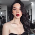 Quỳnh Lương Instagram - Nếu anh nói yêu đương như một ván bài, em sẽ coi nó như một ván tiến lên, muốn thắng thì phải có cả hai cơ 😏😏 #xamxii #quynhluong #cokii