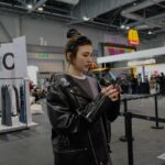 Queen Wei Instagram - 抵港二日。 - 林先攝影作品集。📷 - 國際潮流盛事ComplexCon 2024. 太精彩了。 不只是一個潮流文化的活動而已， 現場滿滿藝術家的思想聯動，靈魂的交錯， 進場之後就像進了一個奇趣夢幻國境。 就算逛完了全部還是會讓人想再逛個好幾圈。 ／ #我們的第一次香港 #complexcon2024
