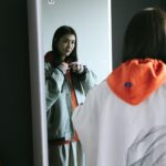 Queen Wei Instagram - 最近家裡迎接了一位新朋友「LG Styler蒸氣電子衣櫥Z」，把客廳騰出一個空間，回家後把不想洗的外套、懶得洗的帽T、不能洗的包包帽子順手放進去除菌除味，在家就可以輕鬆解決，省去了很多繁雜的衣物護理時間！ 護理完的衣物還有淡淡的香味，香氛的味道還可以自己選擇。衣物煥然一新，身心靈也煥然一新。 生活的精緻度，就藏在這些生活的小細節裡。 #LGStyler蒸氣衣櫥 #我的Style我的Styler #一機多功 @lgtaiwan