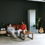 Queen Wei Instagram - 最近家裡迎接了一位新朋友「LG Styler蒸氣電子衣櫥Z」，把客廳騰出一個空間，回家後把不想洗的外套、懶得洗的帽T、不能洗的包包帽子順手放進去除菌除味，在家就可以輕鬆解決，省去了很多繁雜的衣物護理時間！ 護理完的衣物還有淡淡的香味，香氛的味道還可以自己選擇。衣物煥然一新，身心靈也煥然一新。 生活的精緻度，就藏在這些生活的小細節裡。 #LGStyler蒸氣衣櫥 #我的Style我的Styler #一機多功 @lgtaiwan