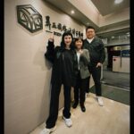 Queen Wei Instagram - 我的人生感謝有你們。 - 人生在世，遇到一些自己無法解決的難事，真的沒辦法不循正當管道的協助。他們絕對是我人生中重要的貴人之一。我的律師團隊「昪正國際法律事務所」，在法庭上維護我的權利非常有魄力，任何細節都不放過的細膩，也很在乎我的任何感受。 如果有任何法律上的疑問，我絕對是第一個向他們諮詢！ ／ #昪正國際法律事務所 #蕭律師 #廖律師