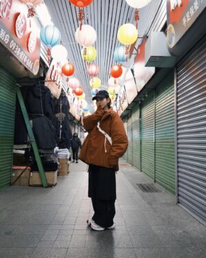 Queen Wei Instagram - 攝影技術有逼有進步。

-

第二年在新竹過年，
喜歡在城隍廟人擠人，
過年就是要這樣吧。

／

#新年快樂
#新竹中央市場 #新竹城隍廟 #新竹媳婦