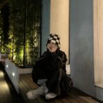 Queen Wei Instagram - 四連。 - 連你的份一起快樂。 - 在某些身分有時候確實是必須要有一點殘忍的， 但還是要記得回到真實的自己， 做回那個溫柔的人。 ／ #weekend #bethetrueyou