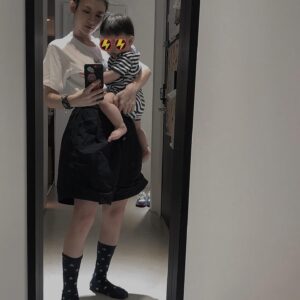 Queen Wei Instagram - 生日快樂路易寶寶！

謝謝你來到這個世界，
豐富了我們全家，
你是一個充滿愛的禮物。

看著你的成長，
有時候我會覺得是你教我怎麼做一個大人，
也教我怎麼當一個孩子。

請繼續健康快樂幽默的成長噢！

／

#歲月真的是在孩子身上一覽無遺
#阿姨現在真的已經無法單手抱你了
#5ybirthday