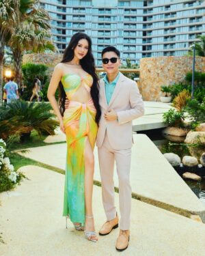 Quỳnh Hoa Bùi Instagram - Hoà mình vào khu vườn thời trang mùa hè tràn ngập sắc hoa trong BST “NGÂN NGA” đến từ thương hiệu Valenciani ✨

Em xin chúc mừng anh @adriananhtuan và anh @son_doan đã ra mắt thành công BST mang phong cách tươi mới và sử dụng chất liệu tái chế vô cùng độc đáo 🥰🥰🥰

Dress: Anh @adriananhtuan, @valenciani1 
Makeup: Anh @duonghuunghia94 
Hair: Chị @huongdaohairstylist 
Jewelry: @klaneos.auth 
Shoes: @alexsara.vn 
Support: @tungkubi122000, @nvphc.11 
Photo: Anh @_khanhquocle_ 
Photo: Anh @kiengcanpro và Team kiếng Cận
#BuiQuynhHoa #MissUniverse #MissUniverseVietnam2023