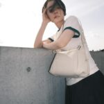 RUKO Instagram - @epoi_official にあわせてコーディネートを組んでみました💛 柔らかなレザー 大容量で軽い デザインはもちろん可愛いのに高機能🩷 👕　@adidasoriginals 👡　@laroute_official #Epoi #GRWMwithEpoi #Epoiとおでかけ #GRWM #ootd#るうこ私服