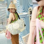 RUKO Instagram - @toryburch 伊勢丹新宿店 本館1Fザ・ステージ ポップアップストアDESTINATION ANYWHERE 早速お邪魔してきました🐄 ゼブラ柄で覆われた巨大な迷路のような T の文字を模したオブジェが目を引くポップアップストア👀 最新コレクションをいち早く着用させていただきました😭 是非是非チェックしてみてね！ 　#Toryburch　#Tmonogram　#トリーバーチ　#Tモノグラム　#PR