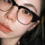 RUKO Instagram - @rayban Wayfarerのメガネを作りました👓 ずっと黒縁のメガネが欲しくて… ちなみに私はものすごく目が悪いので これをつけると目が小さくなります とても💦 サングラスは メガクラブマスター 通常のクラブマスターより縁が太めになってるの♣️ レンズはトランジションズ 室内ではクリア あらゆるライトに適応して色が変わるの 私はグレーをチョイス👀🩶 #rayban #raybansunglasses