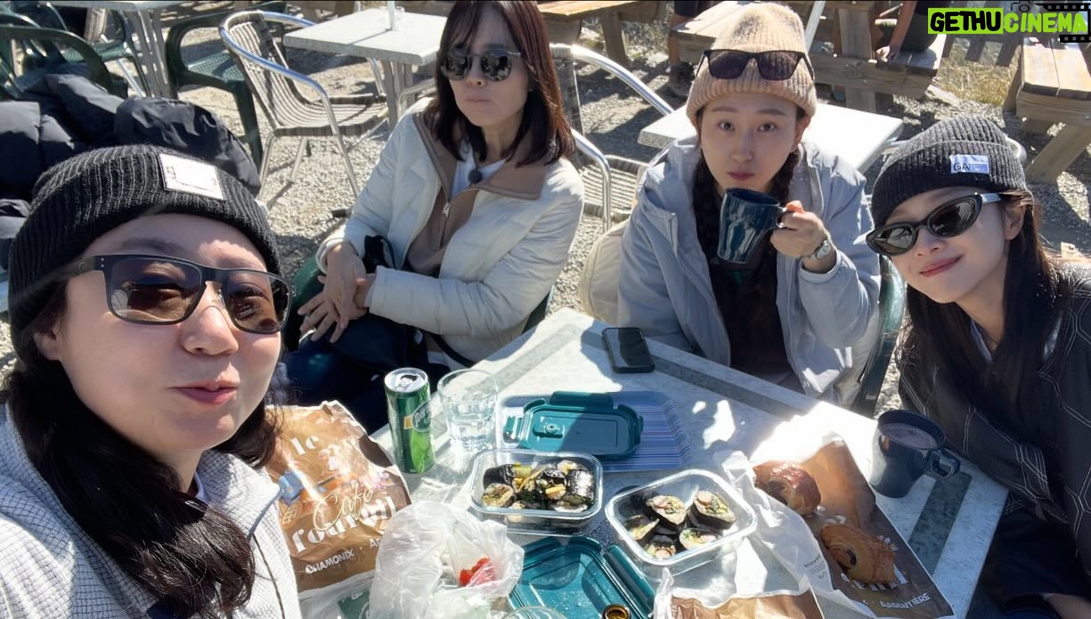 Ra Mi-ran Instagram - #텐트밖은유럽남프랑스 지난주 결방 많이 서운하셨쥬?? 그래서 이번주엔 두배로 기다려줄거쥬?? 나도 보고싶다. ㅎㅎㅎ