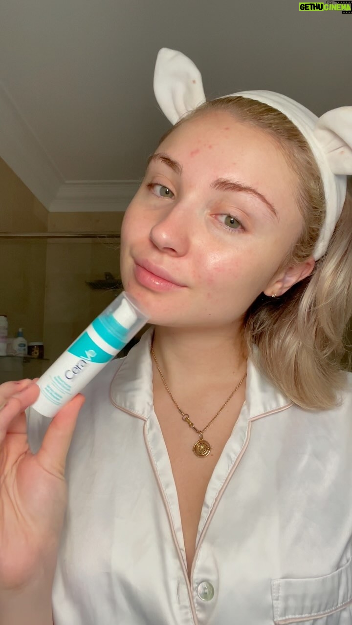 Rachael Evren Instagram - Reducing the appearance of blemishes and support your skin’s moisture barrier with the CeraVe Resurfacing Retinol @cerave @cerave_aunz ✨#CeraVe #BlemishControl #Skincare #Ceramides #DevelopedWithDermatologists