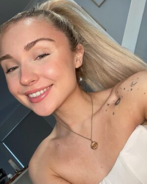 Rachael Evren Instagram - Physical proof that I leave the house sometimes 🫶🏼 Enjoy a lil photo dump of my life recently. ALSO MY STREAMVERSARY IS COMING UP ON @twitch_anz , what should I do for it 👀👀👀