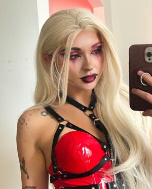 Rachael Evren Instagram - You know I use to be a doctor too 🎭 
•
•
Finally got to do Harley Quinn 🥹. I couldn’t find a good enough wig so blonde had to do