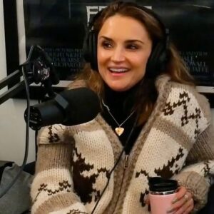 Rachael Leigh Cook Instagram - I had far too much fun (and definitely told some stories I didn’t mean to!) on @themichaelrosenbaum ‘s @insideofyoupodcast - he’s a fantastic host and a total open-book person but also sneaky; you think you’re just hangin out & end up saying alllll the things. 
Damn you, Rosey 😂
Watch or Listen here: (link in bio!) 
#insideofyoupodcast 🌹