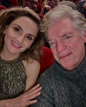 Rachael Leigh Cook Instagram - Sometimes my hilarious sister @epodco and I like to say yes to unexpected invitations and sometimes the universe seats you right next to wonderful people you haven’t seen in 20 years. Chris you are a gift ✨❤️
18thAngel 🇮🇹 

PS Definitely check out #thepaleblueeye on @netflixfilm from Crazy Heart director Scott Cooper. Just wow.