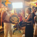 Rachael Leigh Cook Instagram - ❤️✈️🌏✨ What a ride. Eternally grateful for all these beautiful memories and also to everyone who came with us on the Tourist’s Guide adventure this weekend. We appreciate it more than you will ever know. @netflixfilm @netflixgolden #atouristsguidetolove