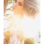 Rachael Leigh Cook Instagram - Springtime! 🌸 *I’m smiling on the inside, guy in the comment section 🌸 💆🏻‍♀️💄@itstroyjensen 📸! 👗 @amylustyle 🙏🥰