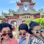 Rachael Leigh Cook Instagram - ❤️✈️🌏✨ What a ride. Eternally grateful for all these beautiful memories and also to everyone who came with us on the Tourist’s Guide adventure this weekend. We appreciate it more than you will ever know. @netflixfilm @netflixgolden #atouristsguidetolove